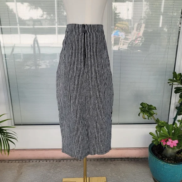 Vixen By Micheline Pitt Pencil Skirt in Black and White Stripes - Picture 2 of 8